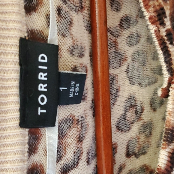 Torrid Button Front Leopard Print Cotton Cardigan 1X - Picture 5 of 11